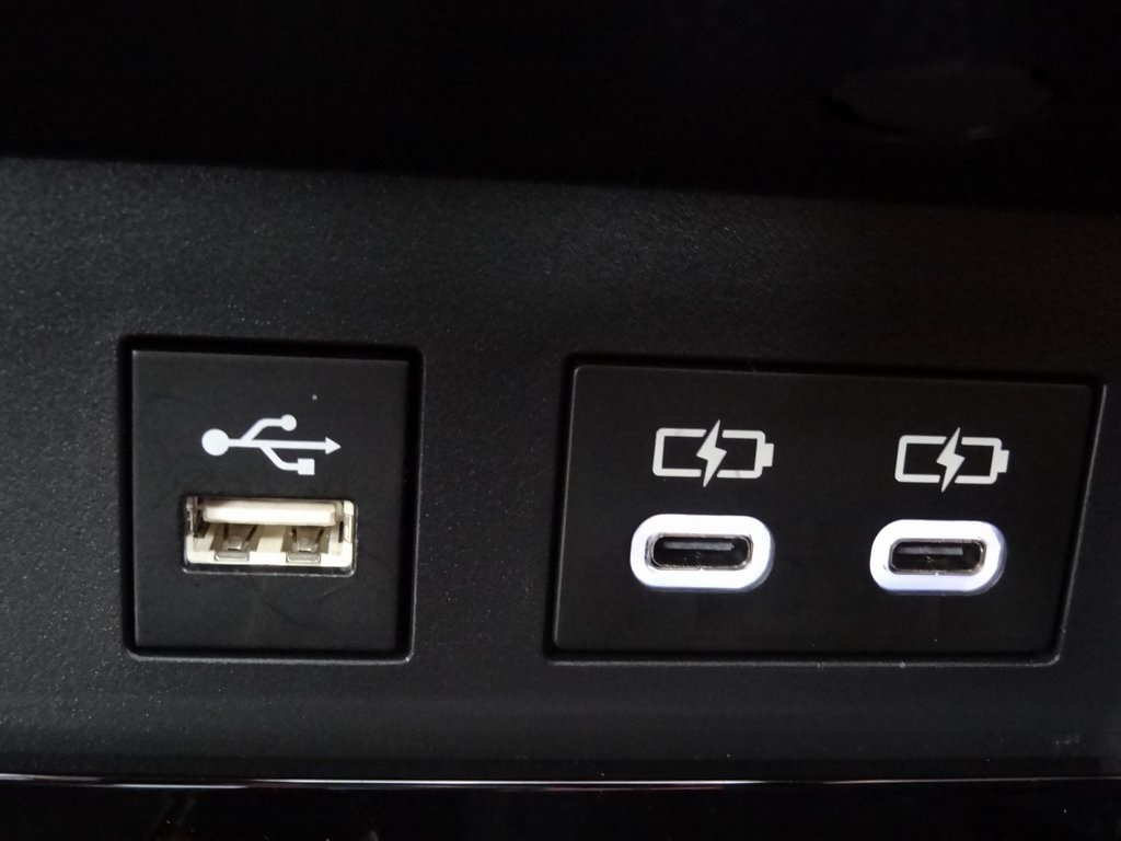 Vehicle image 41 of 50