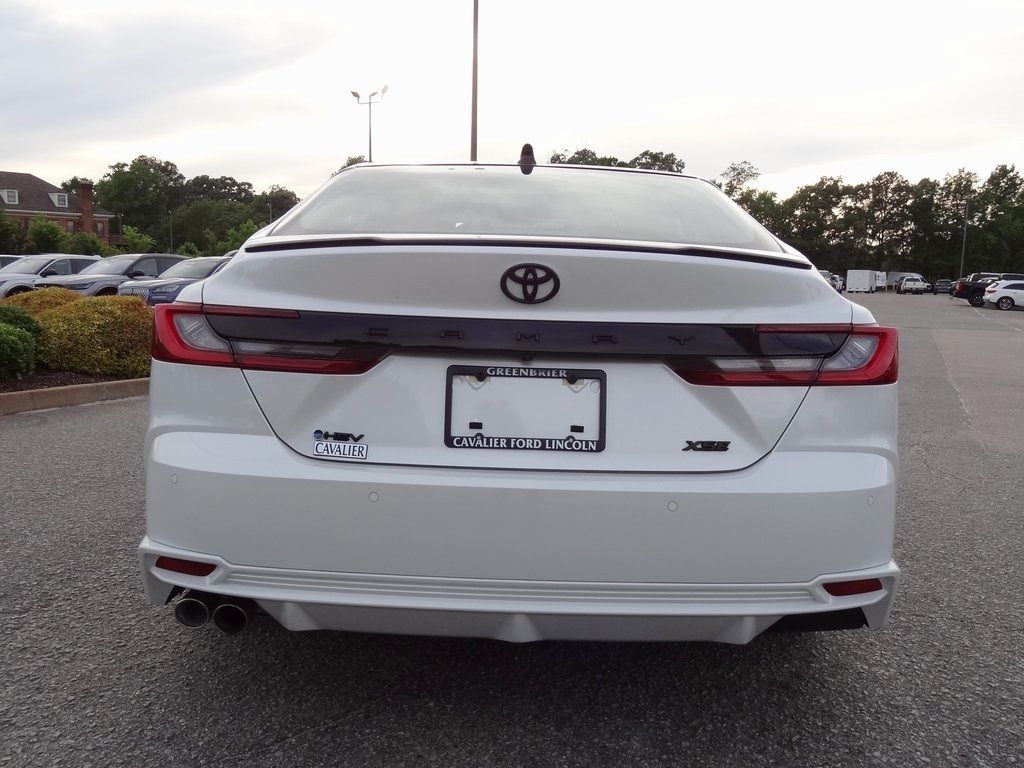 Vehicle image 8 of 50