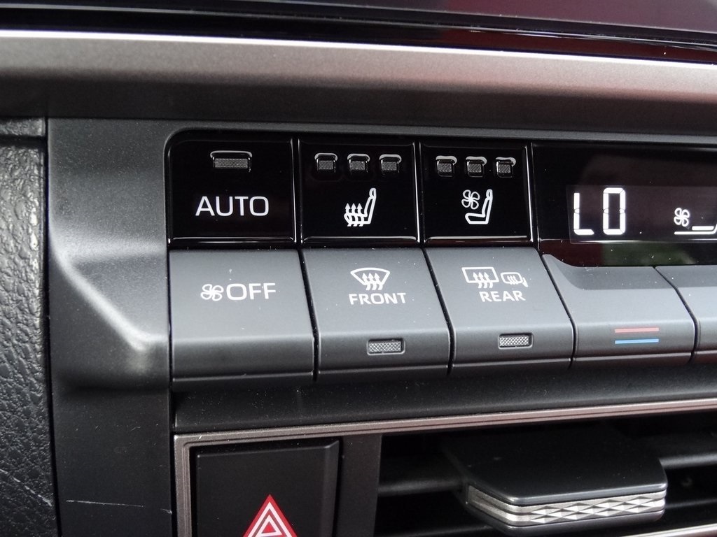 Vehicle image 36 of 50