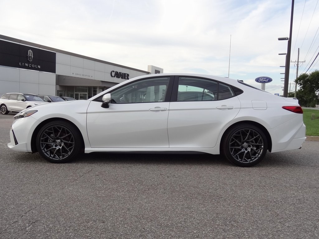 Vehicle image 10 of 50