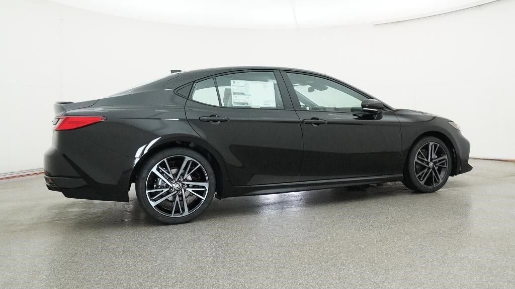 Vehicle image 17 of 33
