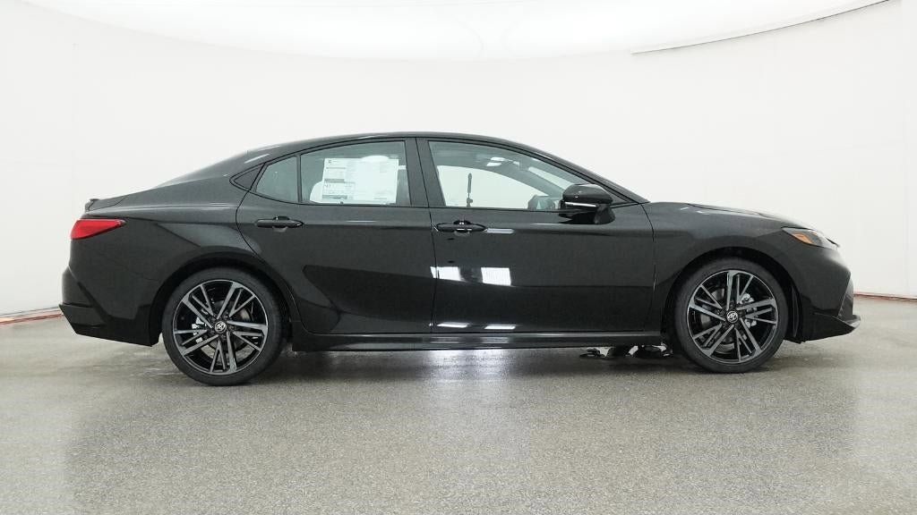 Vehicle image 15 of 33