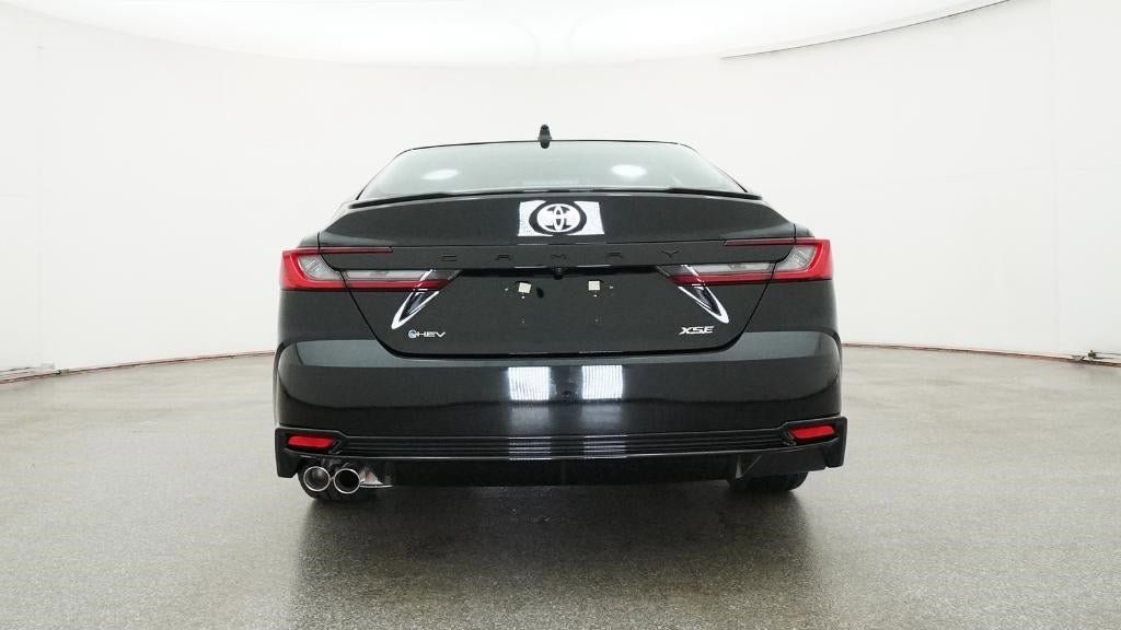 Vehicle image 24 of 33