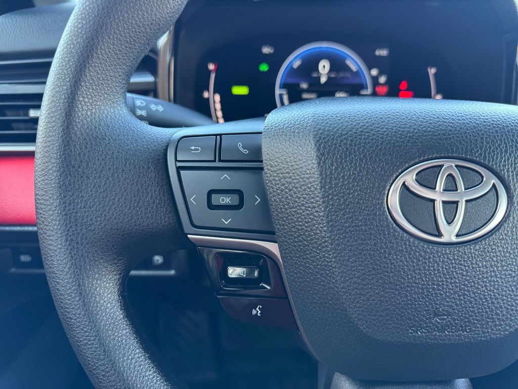 Vehicle image 23 of 31