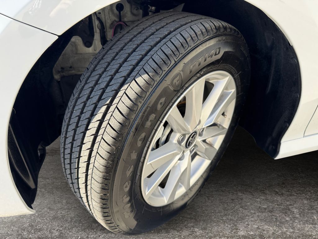 Vehicle image 10 of 31