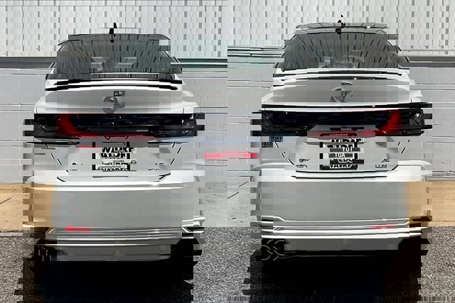 Vehicle image 3 of 19