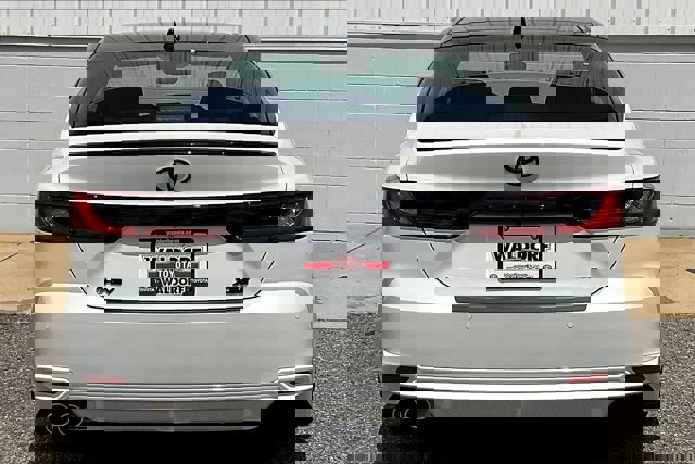 Vehicle image 3 of 19