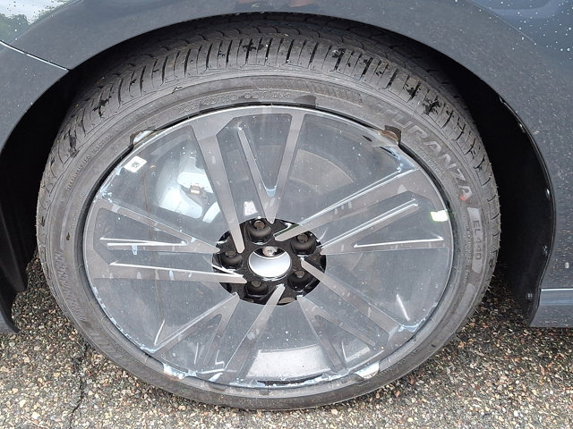 Vehicle image 4 of 5