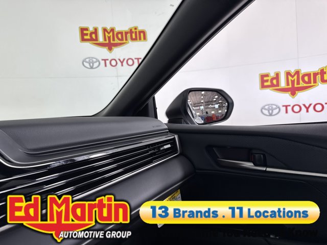 Vehicle image 72 of 98