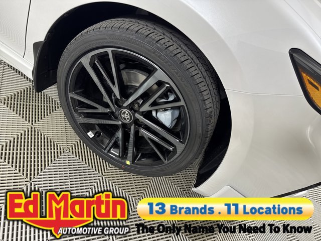 Vehicle image 45 of 98