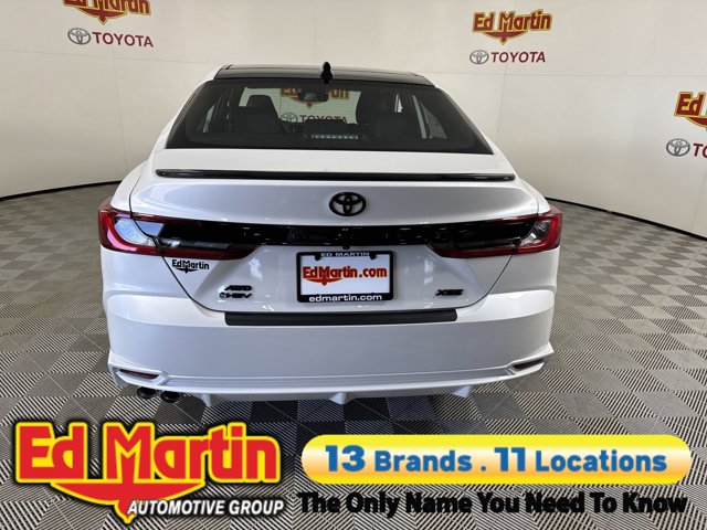 Vehicle image 37 of 98