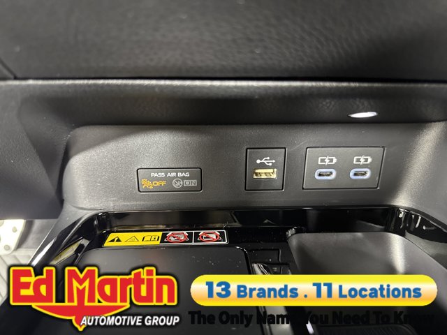 Vehicle image 67 of 98