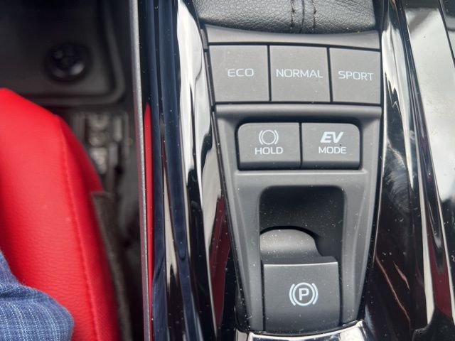 Vehicle image 18 of 26