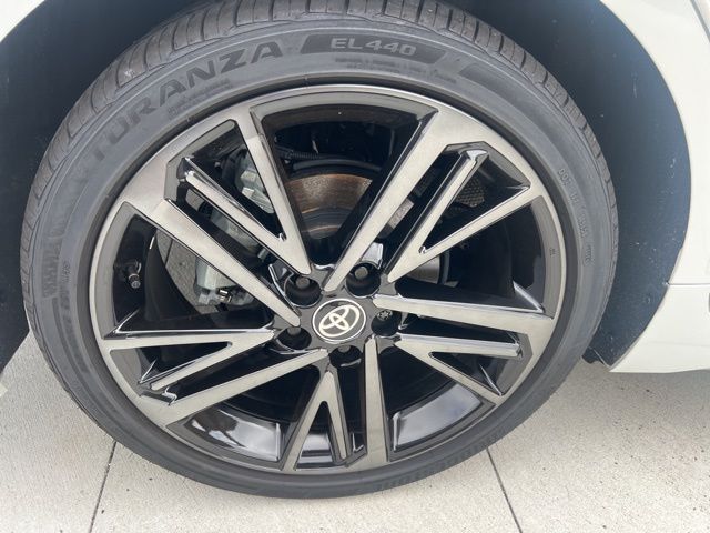 Vehicle image 9 of 26