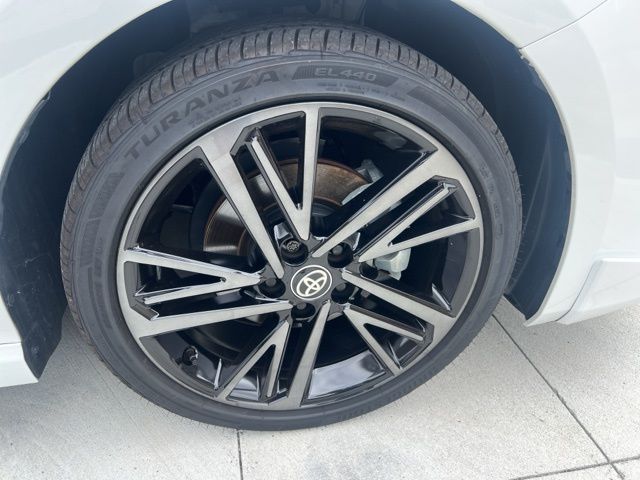 Vehicle image 10 of 26