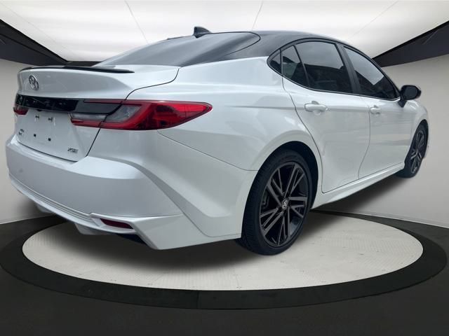 Vehicle image 4 of 26