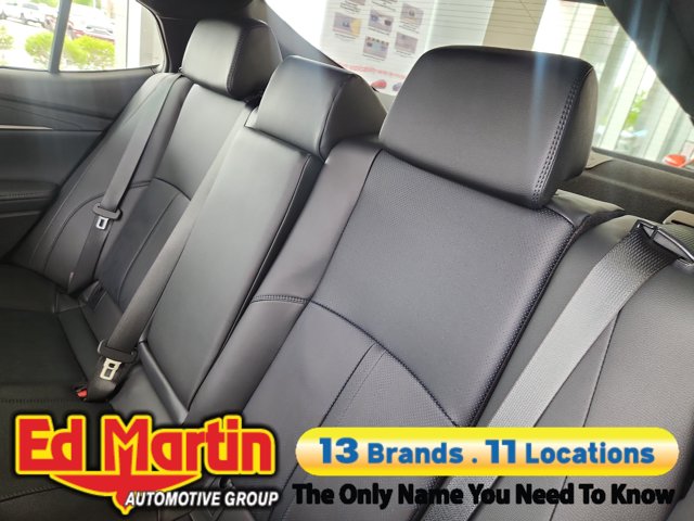 Vehicle image 12 of 34