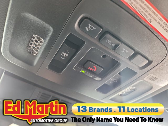 Vehicle image 27 of 34
