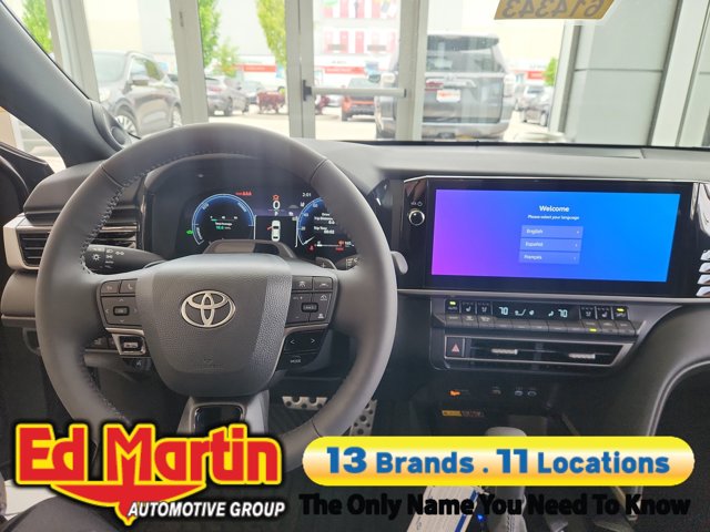 Vehicle image 23 of 34