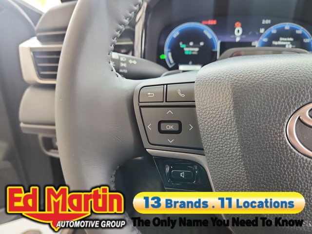 Vehicle image 20 of 34