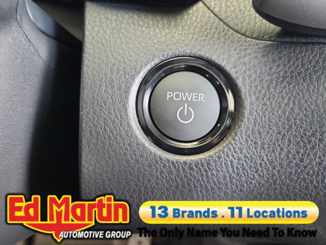 Vehicle image 28 of 34