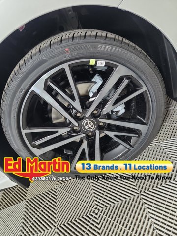 Vehicle image 27 of 57