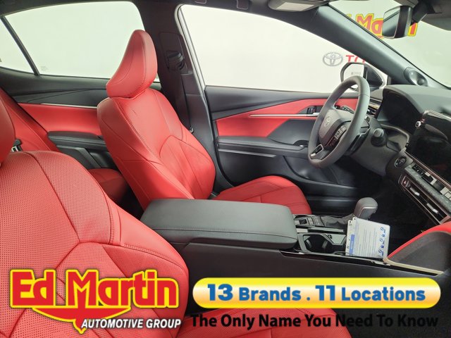 Vehicle image 28 of 57