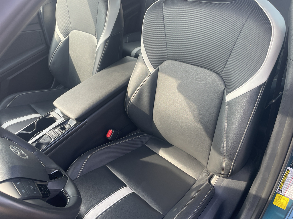 2025 Toyota Camry SE Image 11 of 24