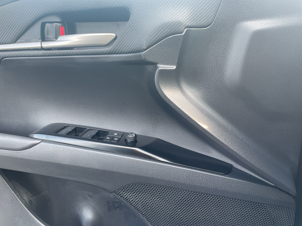 2025 Toyota Camry SE Image 22 of 24