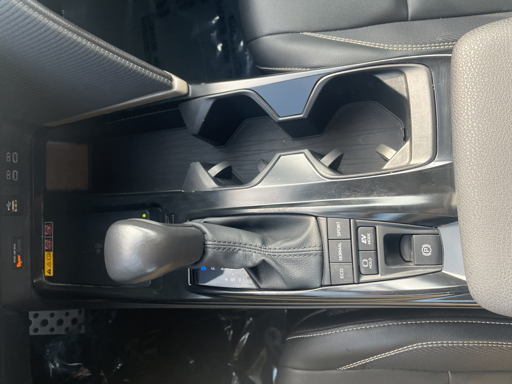 2025 Toyota Camry SE Image 21 of 24