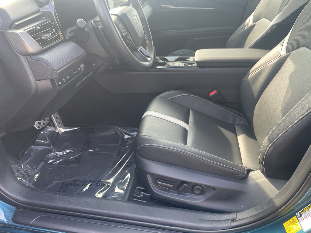 2025 Toyota Camry SE Image 24 of 24