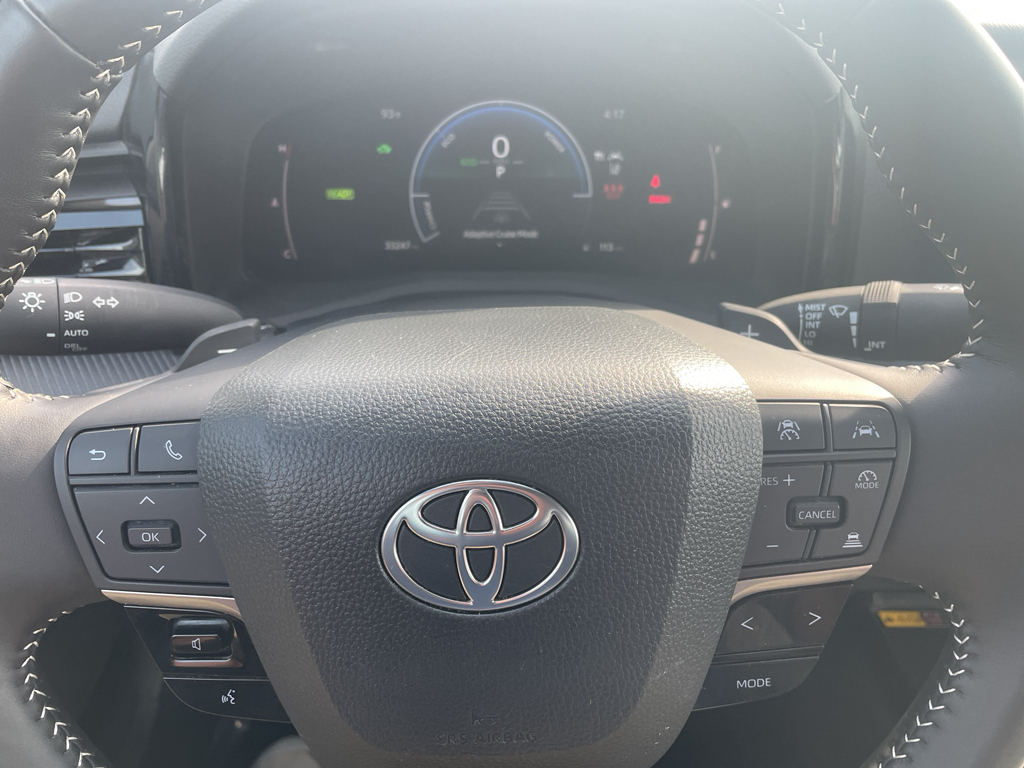 2025 Toyota Camry SE Image 15 of 24