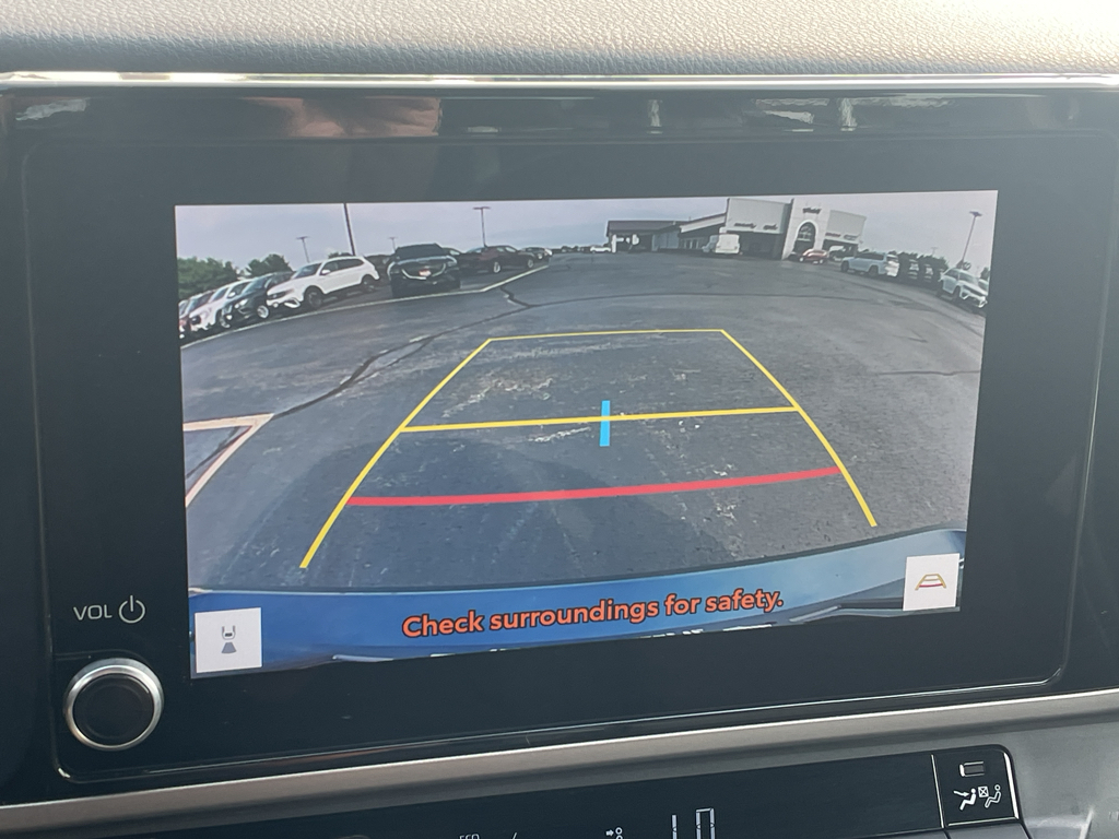 2025 Toyota Camry SE Image 19 of 24