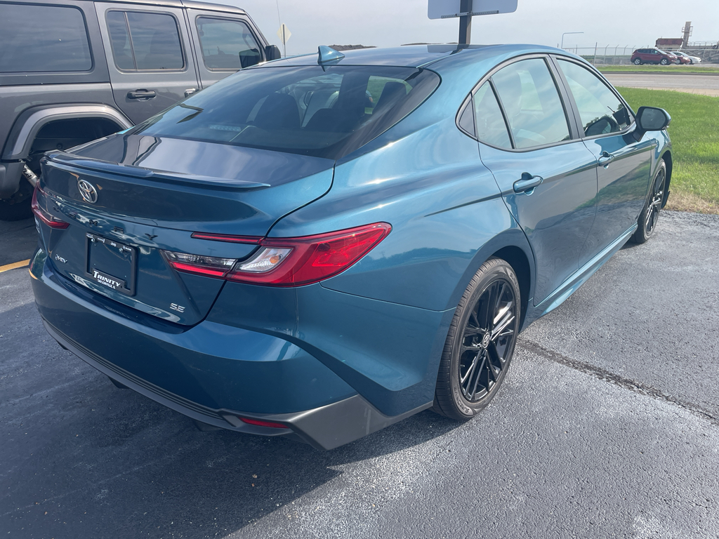 2025 Toyota Camry SE Image 5 of 24