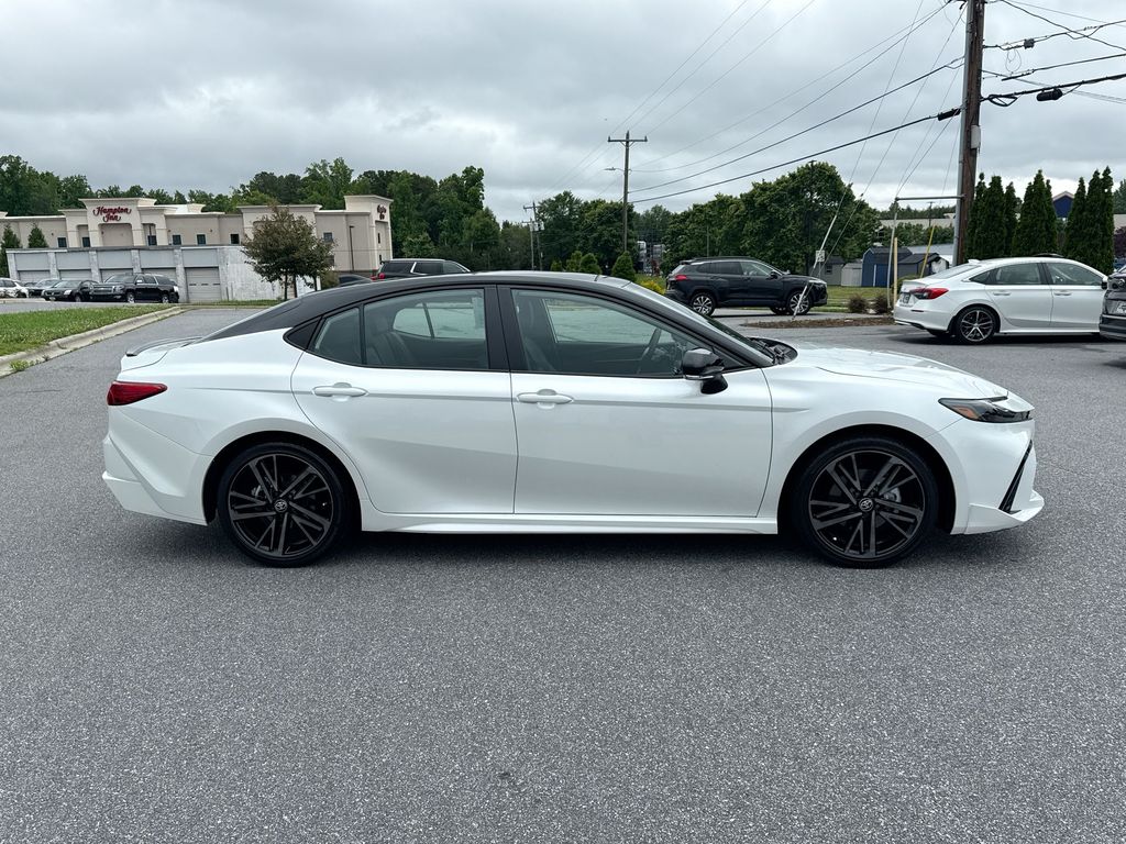 Vehicle image 4 of 34