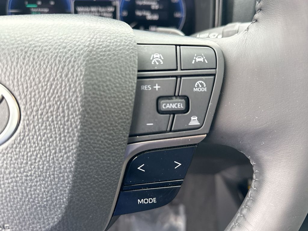 Vehicle image 9 of 34