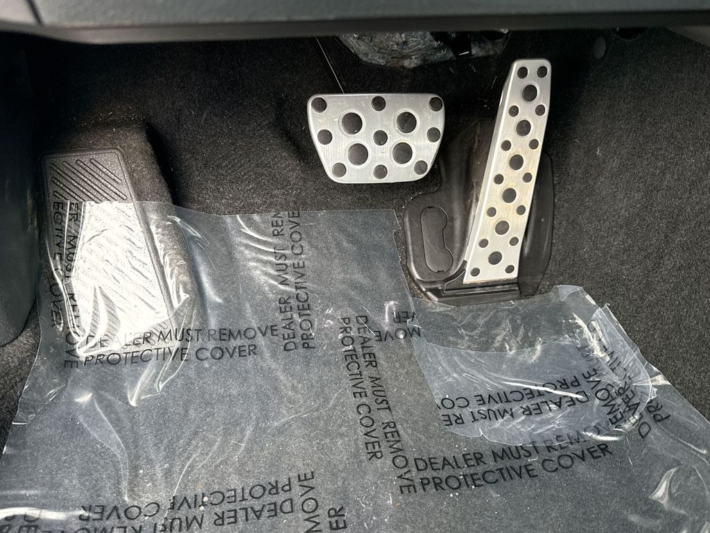 Vehicle image 16 of 34