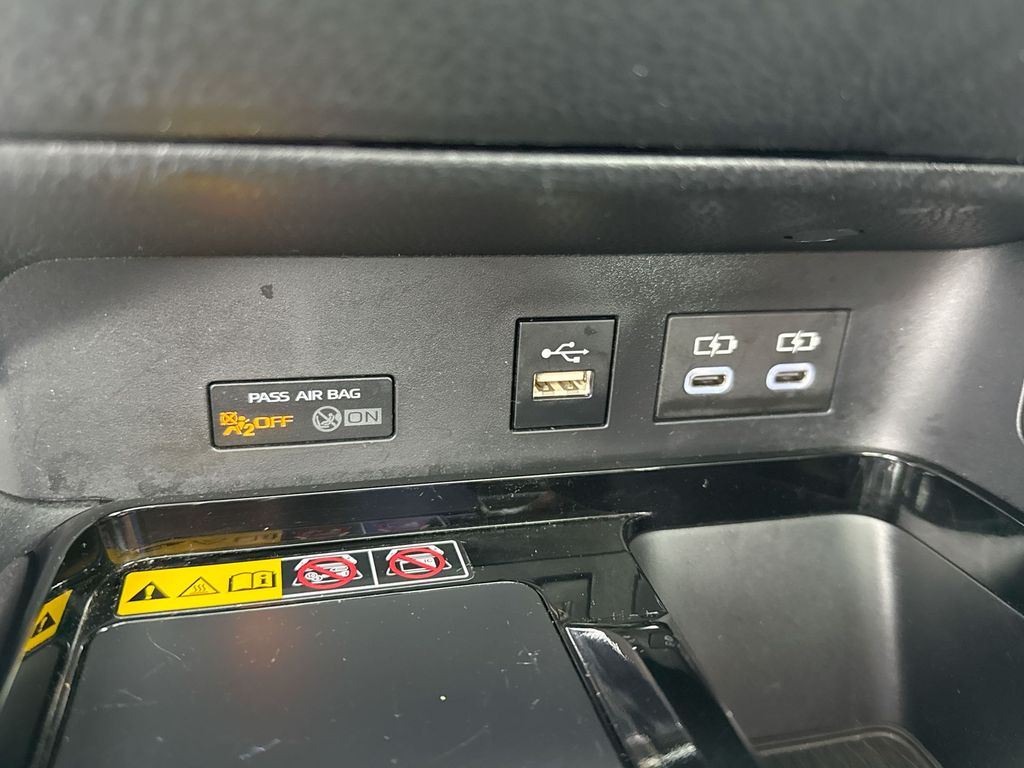 Vehicle image 13 of 34