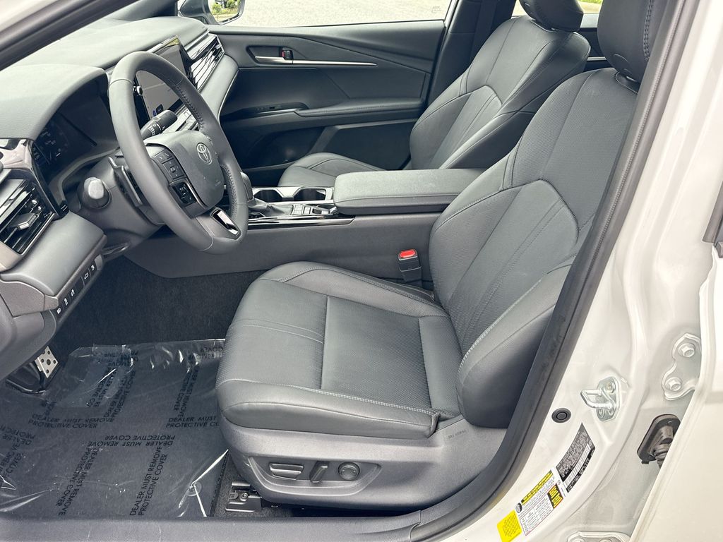 Vehicle image 22 of 34