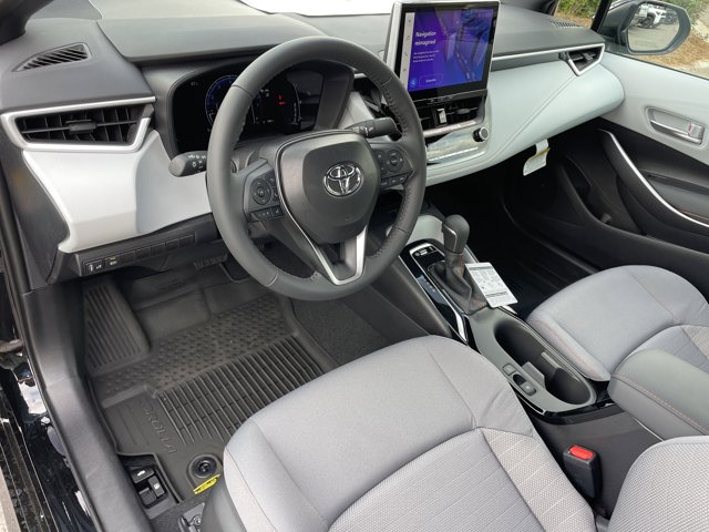 Vehicle image 7 of 21