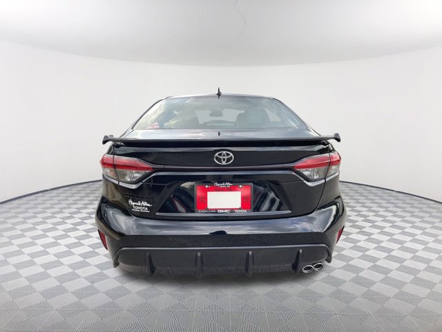 Vehicle image 4 of 21