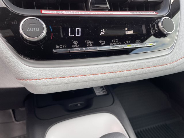 Vehicle image 12 of 21