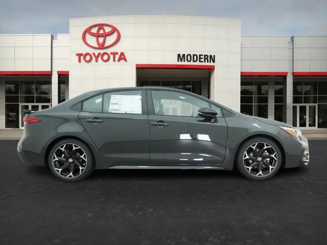 Vehicle image 16 of 40