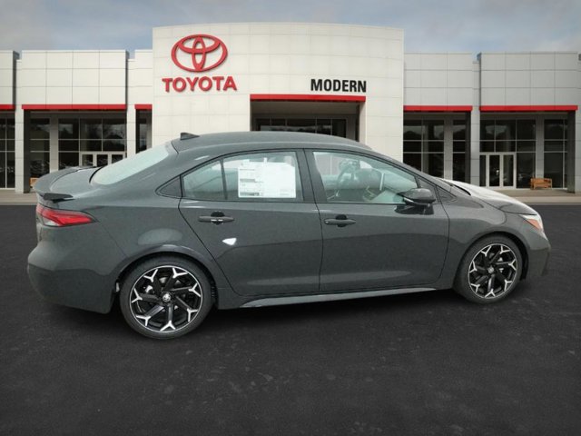 Vehicle image 18 of 40