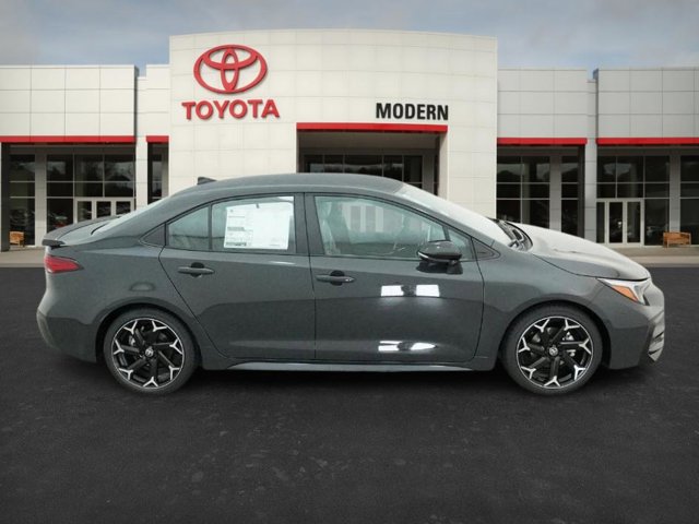 Vehicle image 17 of 40