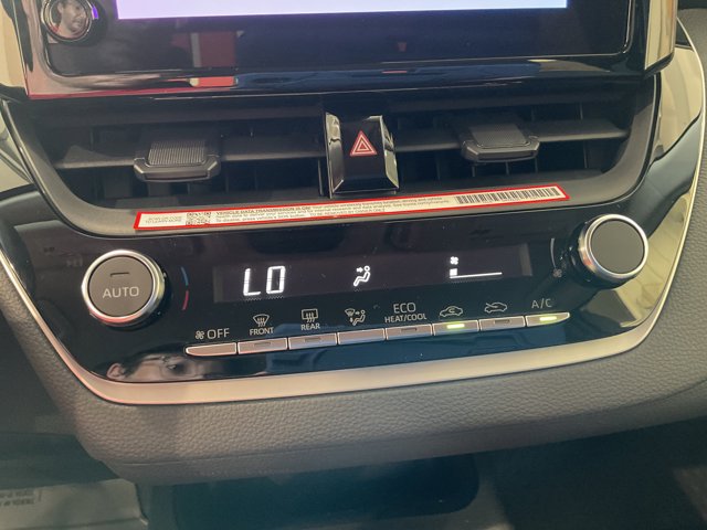 Vehicle image 17 of 24