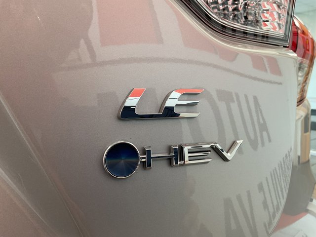 Vehicle image 9 of 24