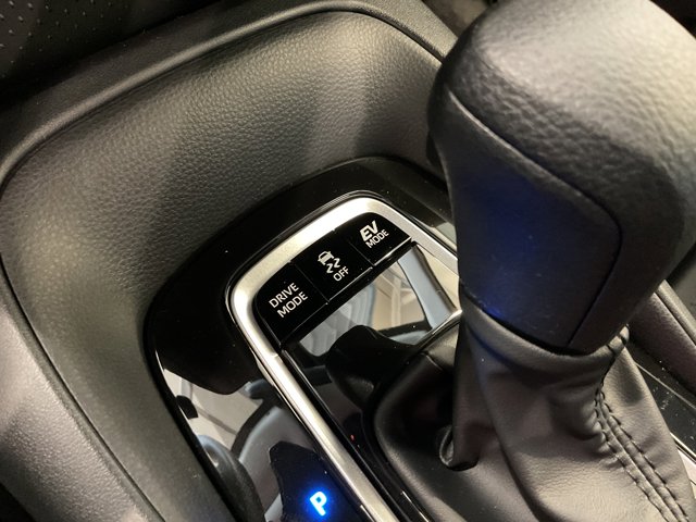 Vehicle image 18 of 24