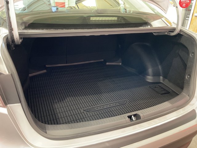 Vehicle image 12 of 24