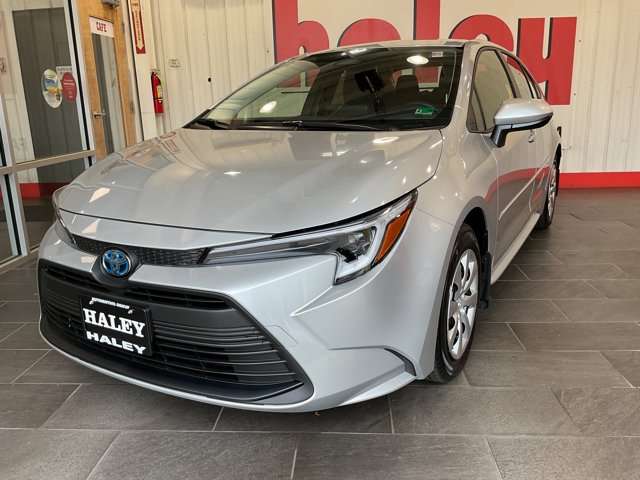 Vehicle image 5 of 24